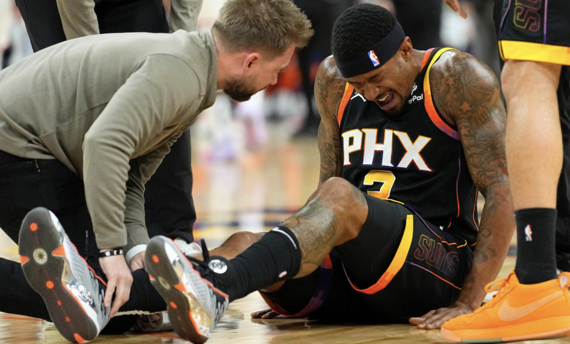 Suns vs. Knicks Final Score: Beal injuries ankle, Suns forget how to play  defense in 139-122 loss - Bright Side Of The Sun