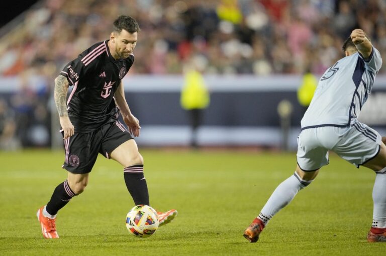 Record crowd in KC sees Lionel Messi, Miami get win
