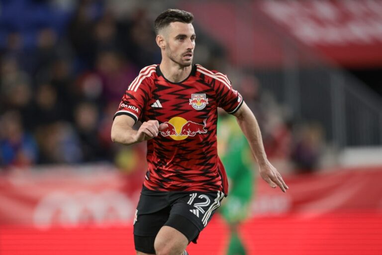 Red Bulls sign D Dylan Nealis to new contract