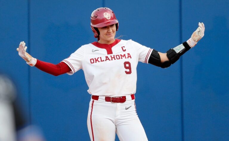 WCWS roundup: Texas, Oklahoma open with convincing wins