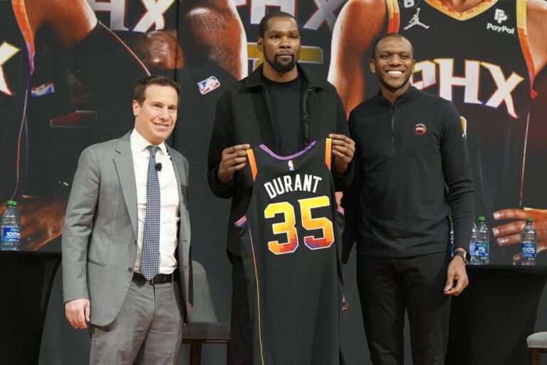 Suns owner: Kevin Durant staying in Phoenix to compete for title