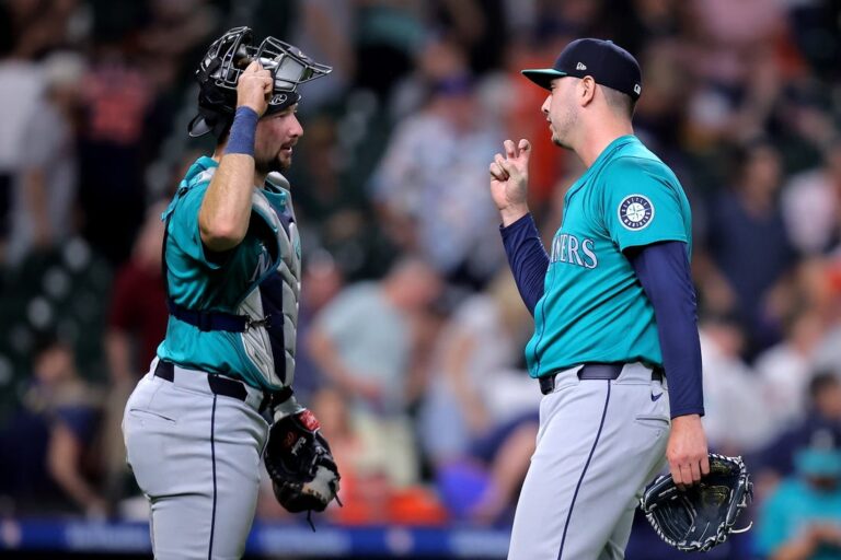 Soaring Mariners open long road trip at Cleveland