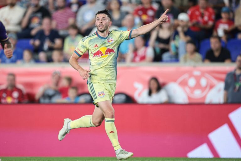 Lewis Morgan back to provide boost as Red Bulls face D.C