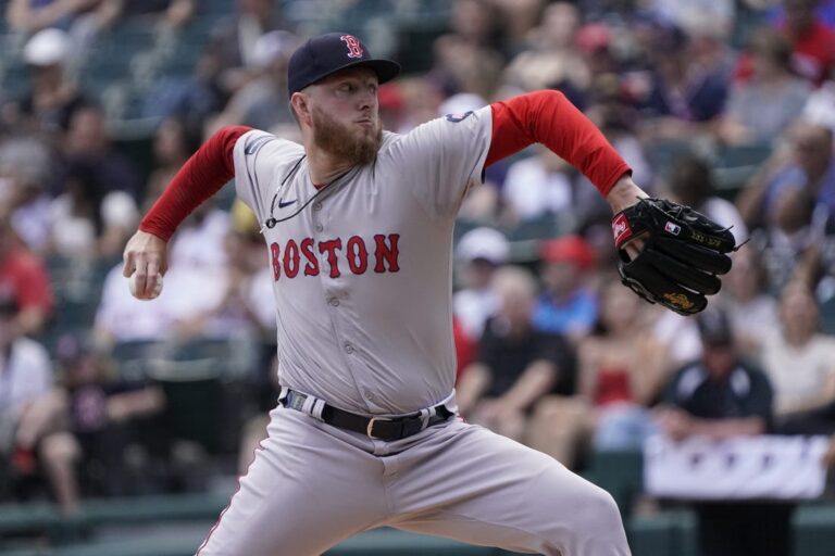 Red Sox force extra innings, top White Sox in 10