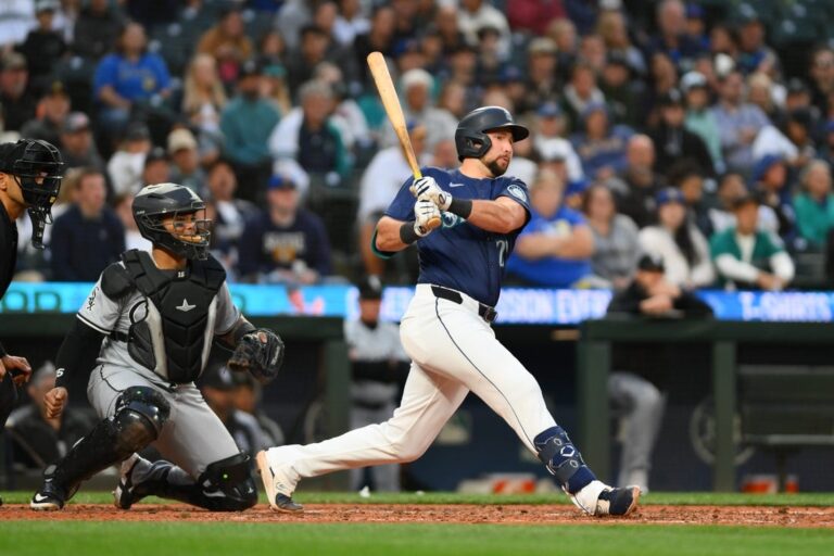 Mariners' Cal Raleigh aims to come up clutch again vs