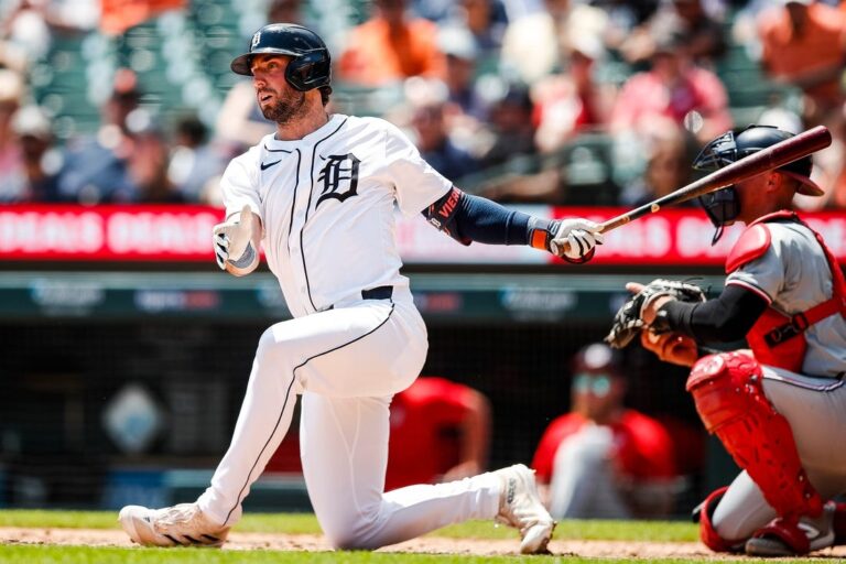Tigers use five-run inning to end Nationals' win streak