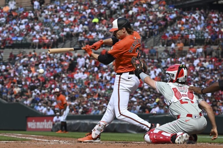 Phillies, Orioles conclude series in playoff-like atmosphere