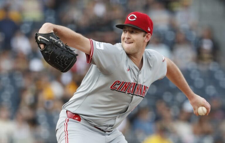 Reds place LHP Nick Lodolo (blister) on 15-day IL