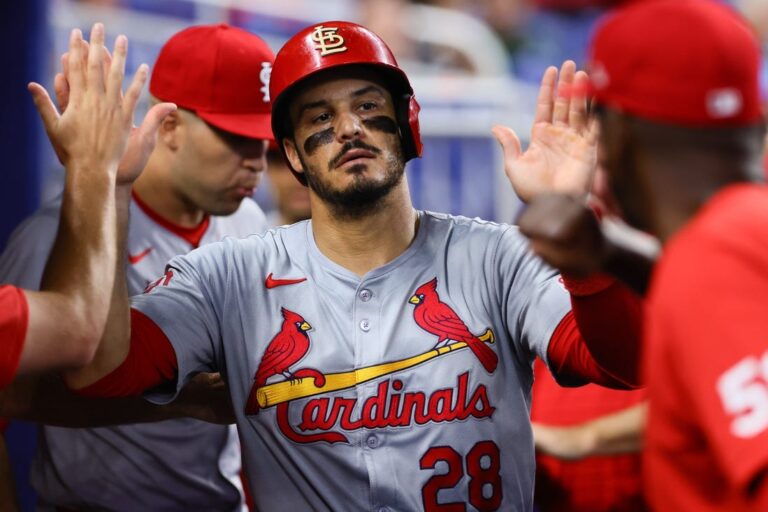 Cardinals 3B Nolan Arenado hit by pitch, day-to-day