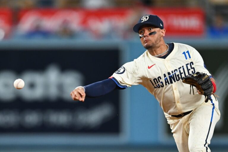 Miguel Rojas, Dodgers look to keep rolling vs