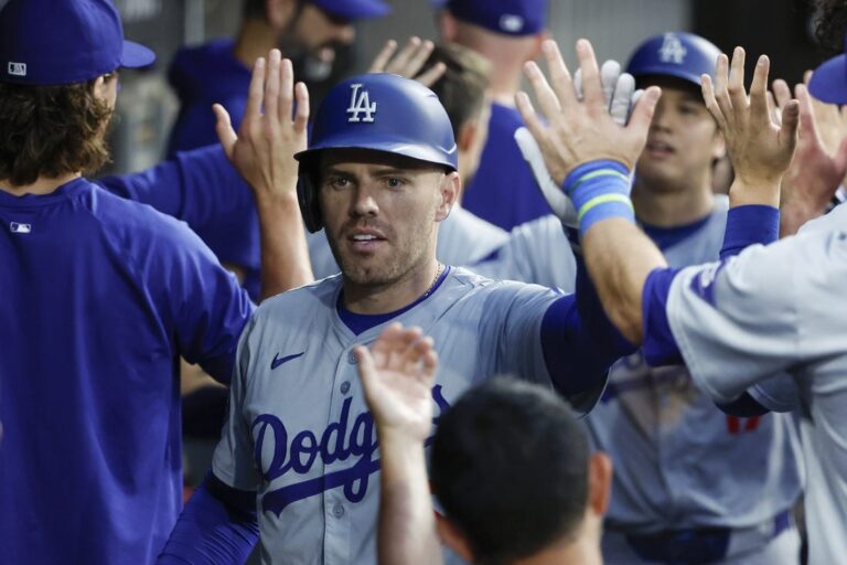 Dodgers get lift from bullpen to edge White Sox
