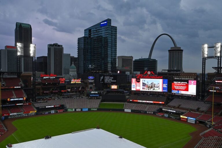 Royals-Cardinals rained out, doubleheader Wednesday