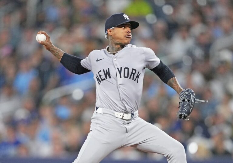 Slumping Yankees look to avoid sweep at home vs