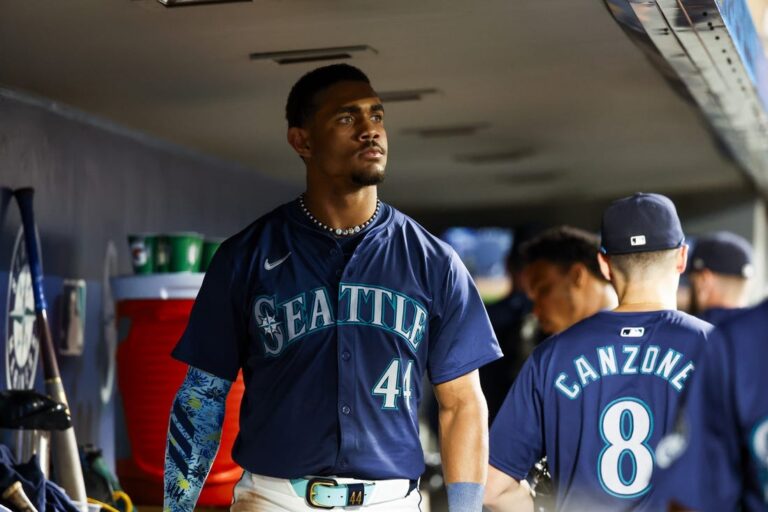 Mariners CF Julio Rodriguez makes early exit vs