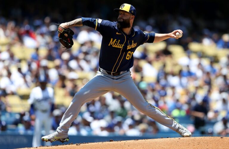 Brewers blast Dodgers to avoid sweep
