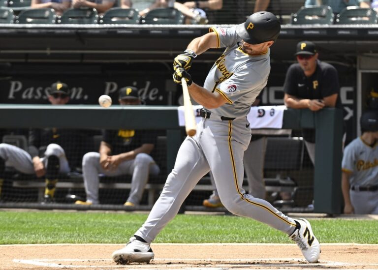 Bryan Reynolds (4 hits, 4 RBIs) leads Pirates past White Sox