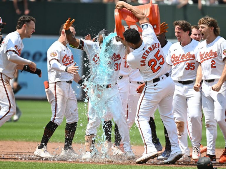 MLB roundup: Orioles walk off Yankees with 3-run 9th