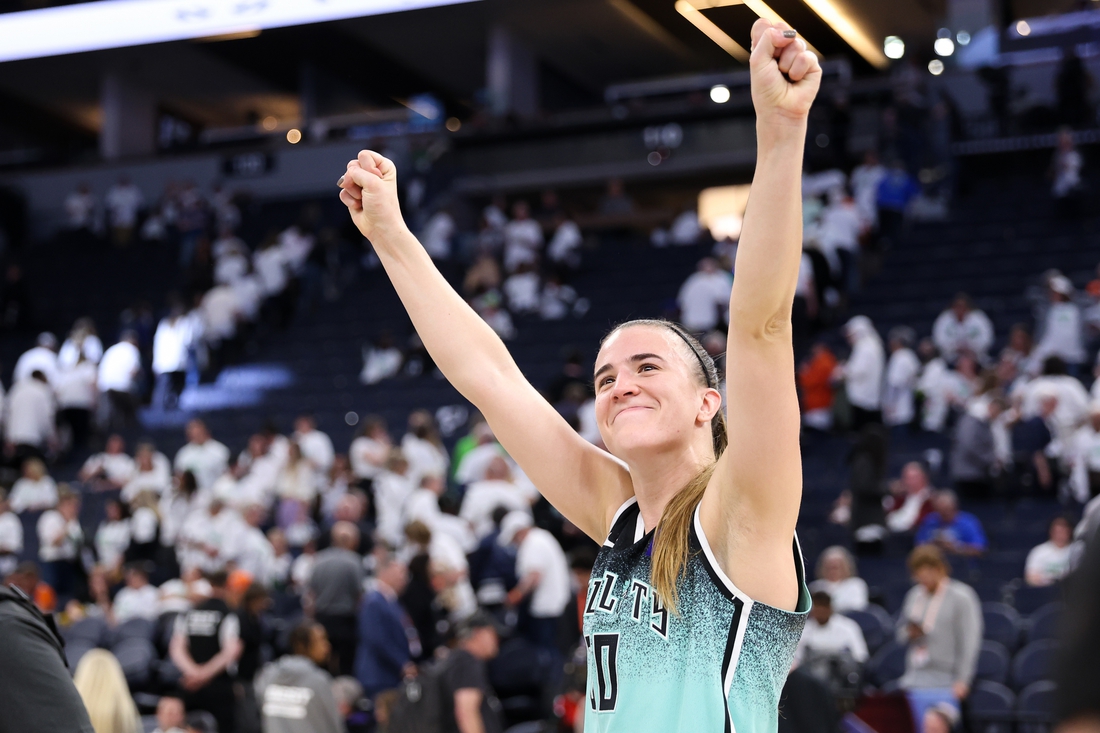 Report: Liberty's Sabrina Ionescu injured hand in Finals