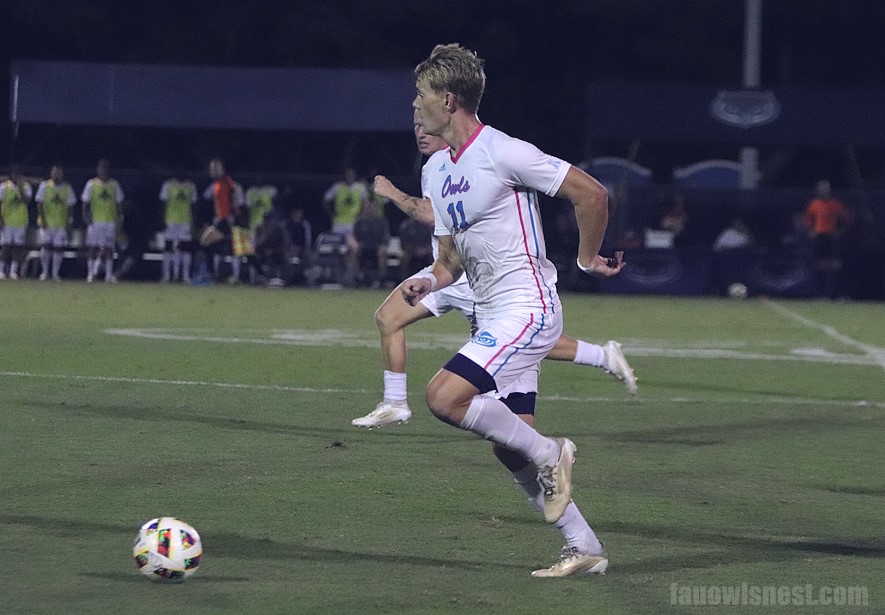 FAU-Mens-Soccer-Memphis-10-26-24-Story-Noah-Kvifte-II