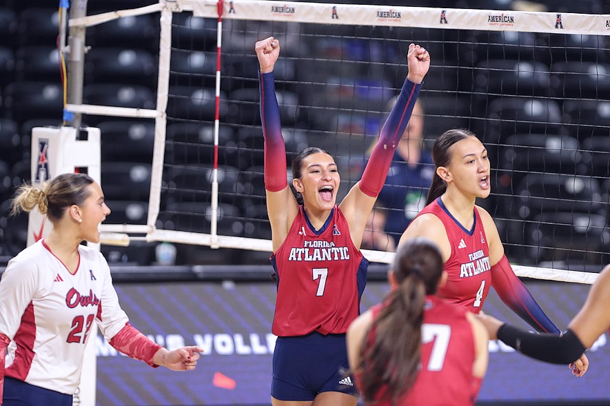 FAU-Volleyball-ECU-Story-11-22-24-Rosado-Ru-Celebrate