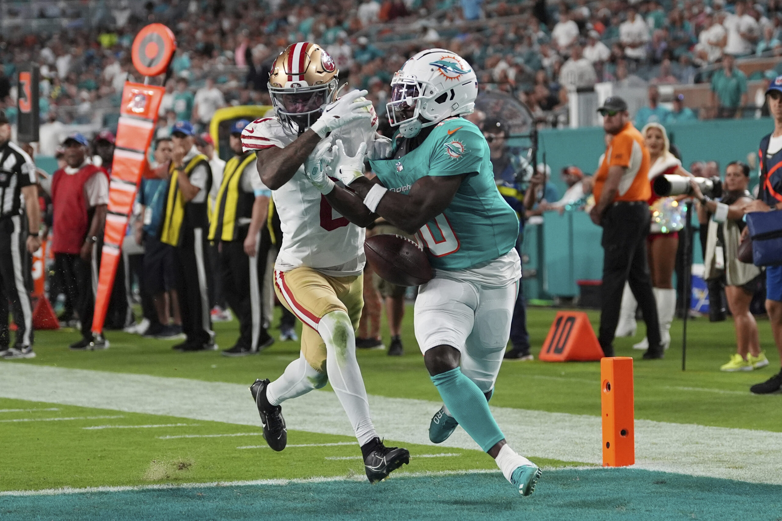 49ers Dolphins Football