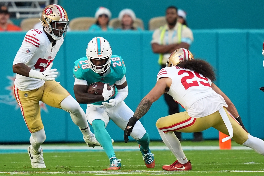 De'Von Achane, Dolphins prevail as 49ers drop out of playoff chase