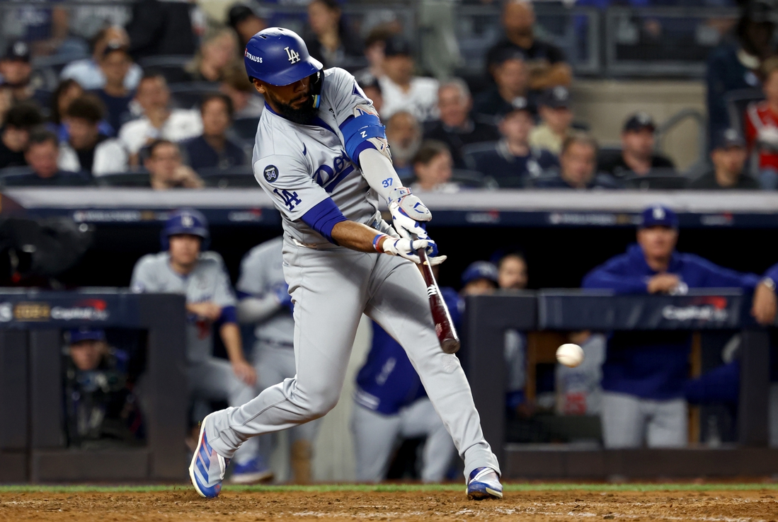 Dodgers sign OF Teoscar Hernandez; reportedly sign IF Hyeseong Kim