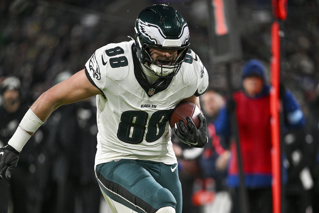 Eagles activate TE Dallas Goedert for finale vs