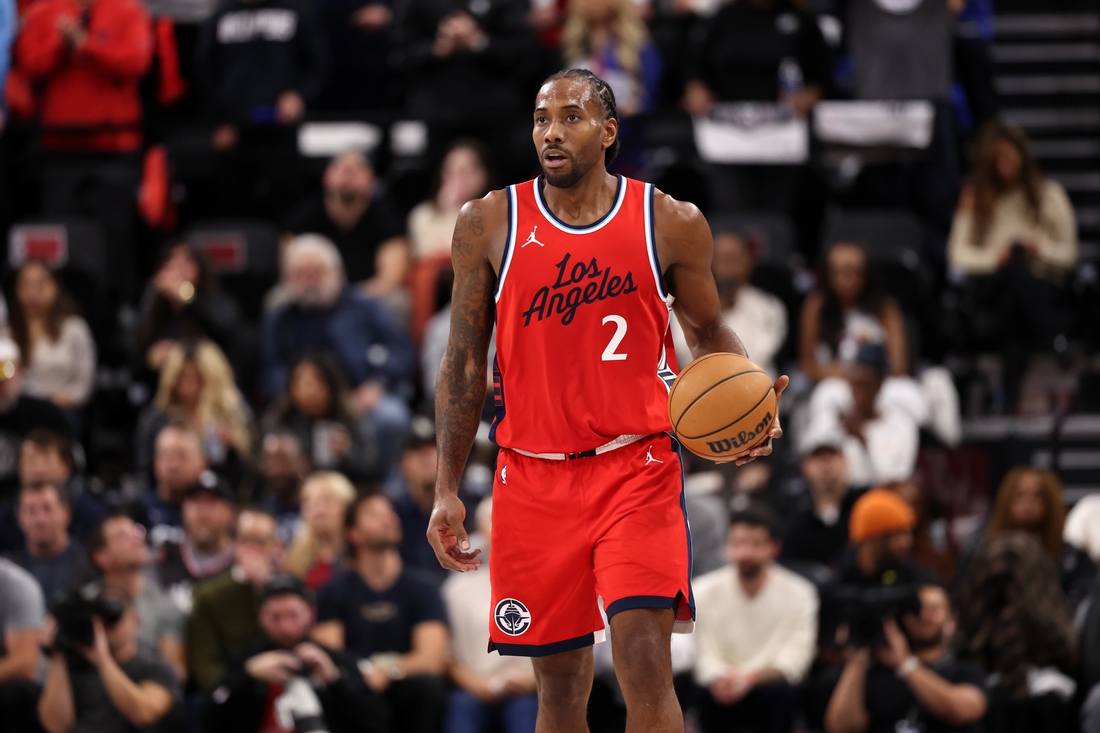 Kawhi Leonard 'easing' back into action as Clippers visit Wolves