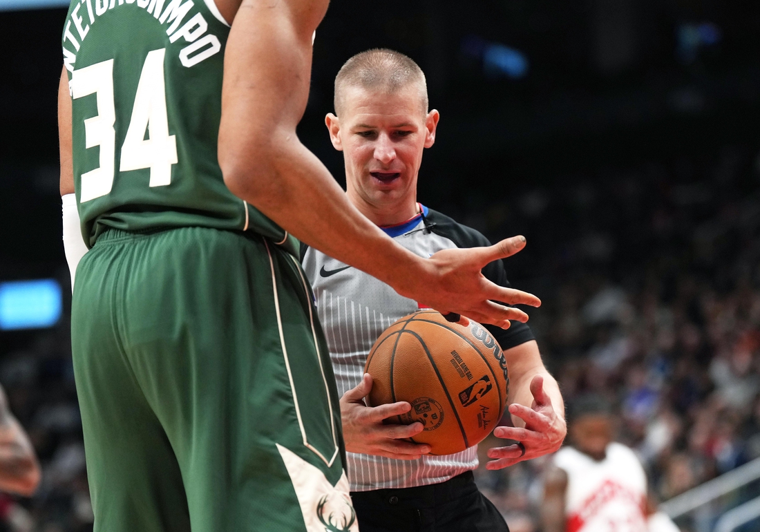 NBA roundup: Giannis Antetokounmpo cuts hand, nets triple-double