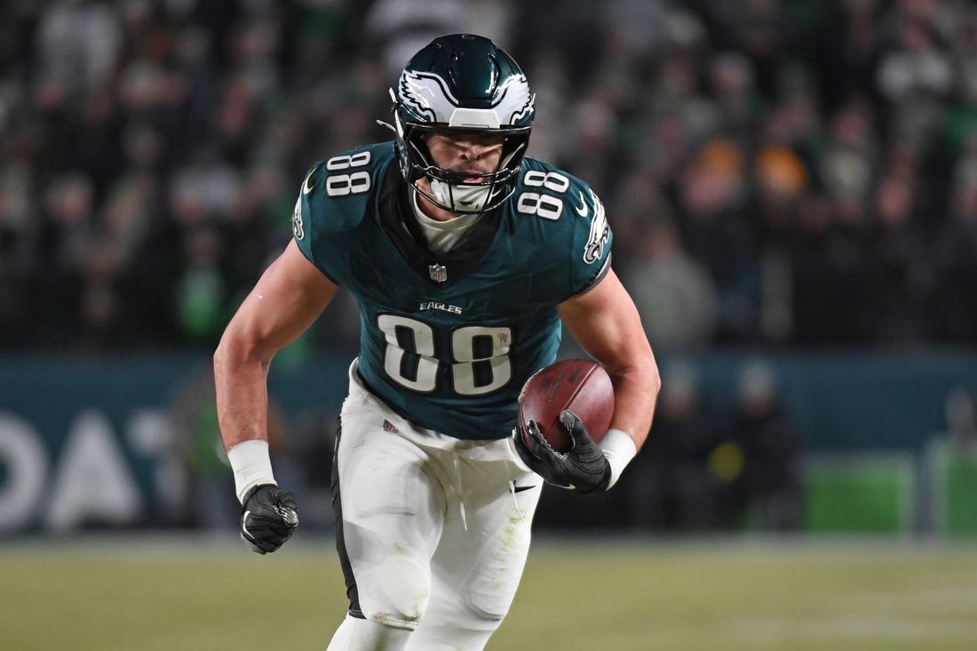 Eagles TE Dallas Goedert returns to practice, to play vs