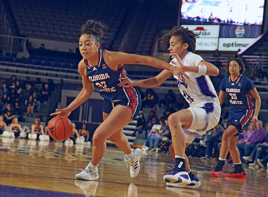 FAU-WBB-ECU-1-4-25-Moore