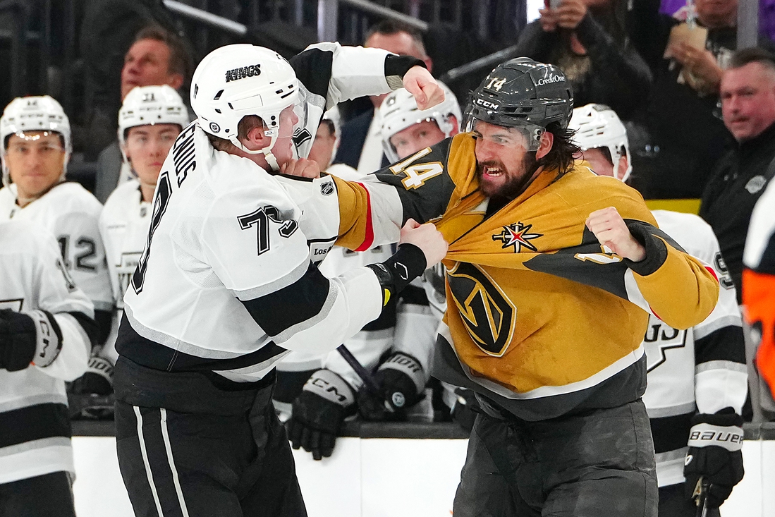 Kings go up early, hold off Golden Knights